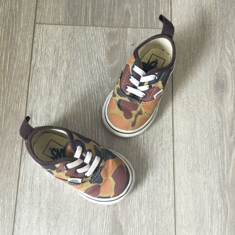 Vans Toddler Camo Authentic Elastic Lace in Olive / White Size 4.5